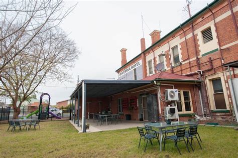 holbrook hotel accommodation|Riverina Hotel Holbrook .